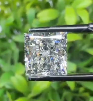 Unique Princess Cut Lab Grown Diamond – Colorless D–F VVS–VS