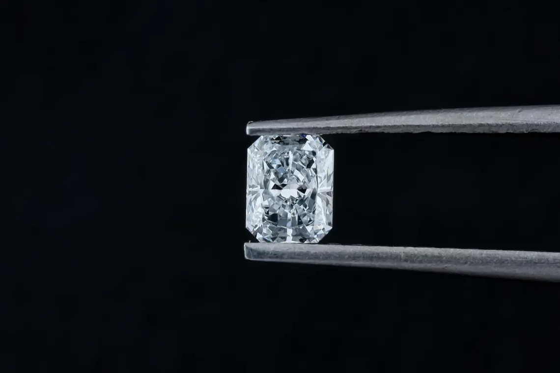 imgi 109 il 1140xN.6359904994 k4x1 Radiant Cut Lab Grown Diamond