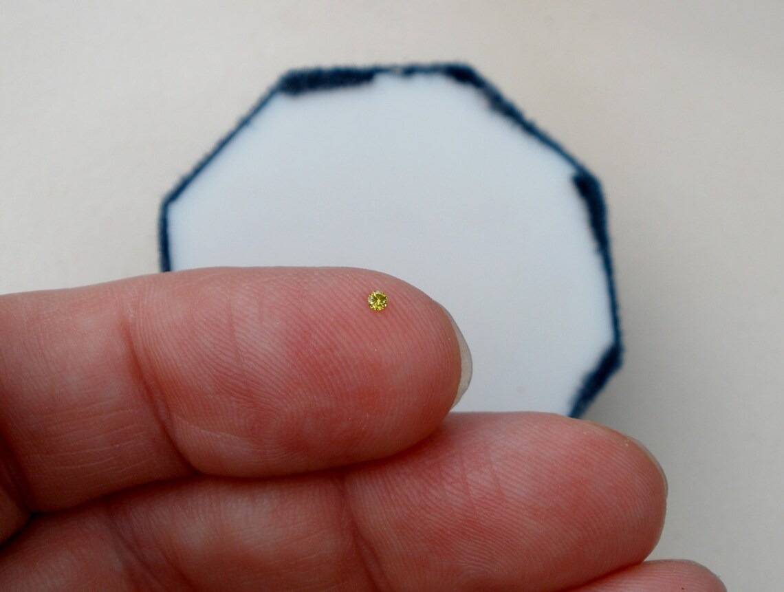 imgi 116 il 1140xN.780816080 2wlu Yellow Diamond